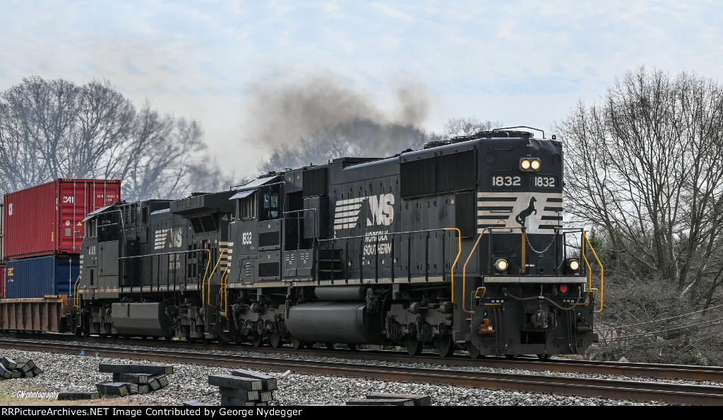 NS 1832 leading with the long hood forward